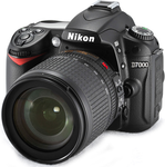 Nikon D 7000 Kit + AF-S DX 18-200 mm VR II